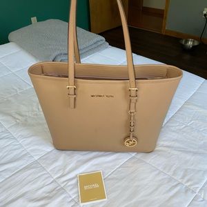 Michael Kors Jet Set Tote